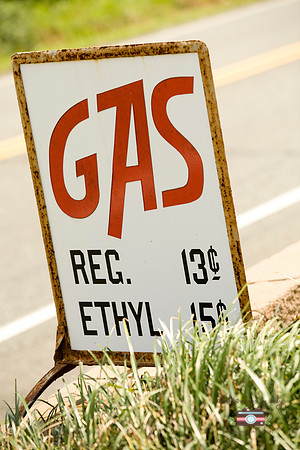 8x10 gas